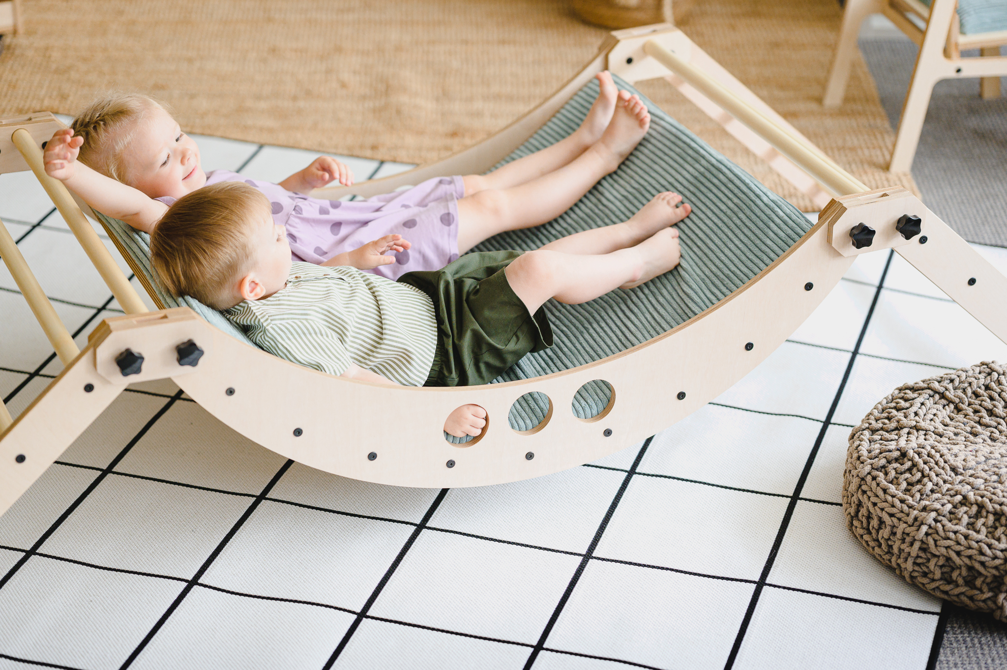 El tobogán infantil se puede utilizar con camas, escaleras, mesitas de  noche y escaleras. El tobogán simple familiar es adecuado para uso en